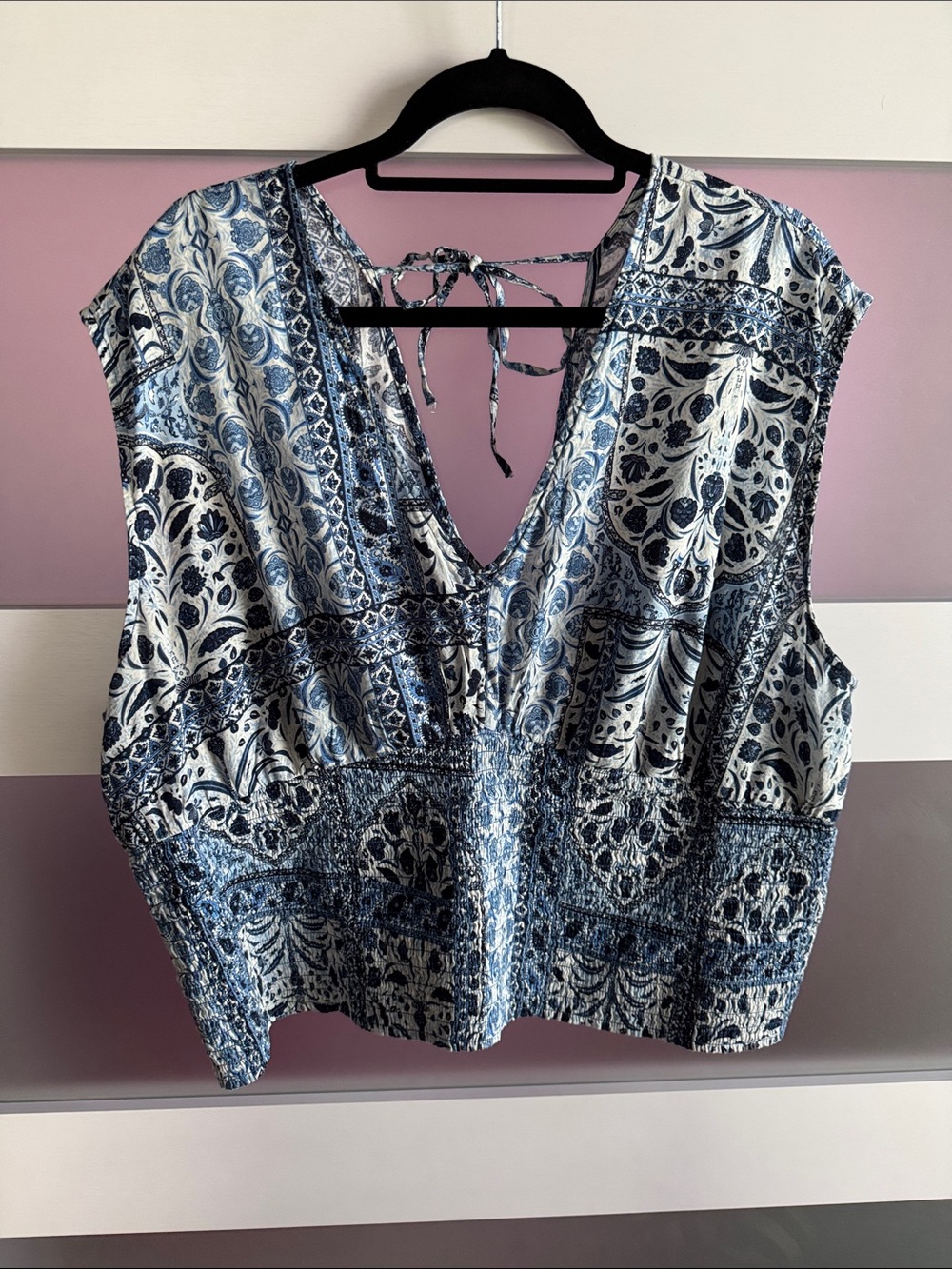 Old Navy Blue & White Printed V-Neck Tie-Back Camisole